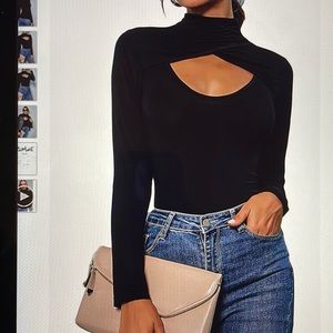 Long sleeve cutout wrap front kick neck slim fit tee